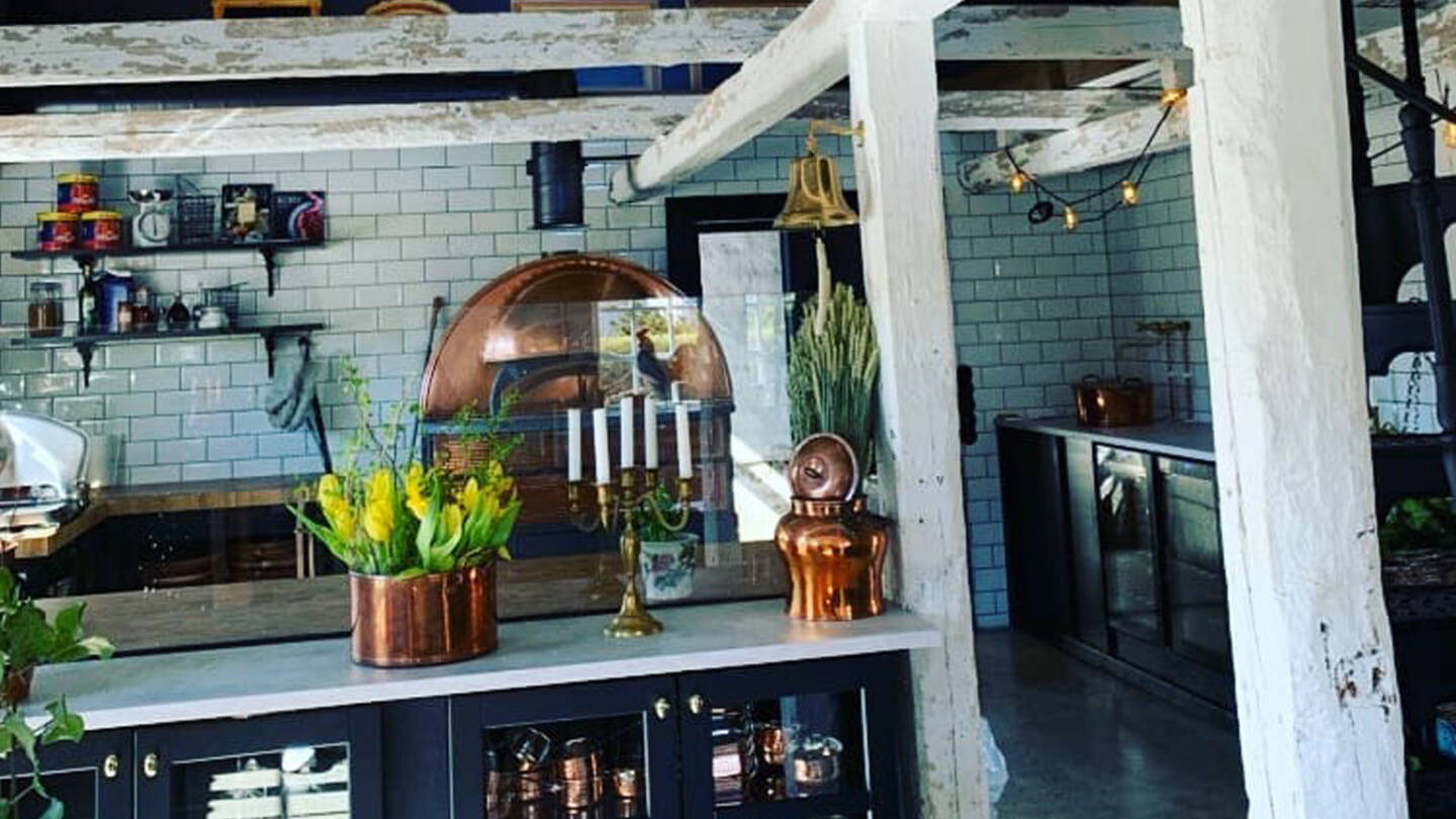 Visitvastmanland bistro lilla stallet toppbildny