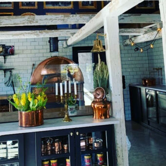 Visitvastmanland bistro lilla stallet toppbildny