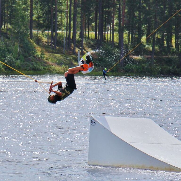 Visit vastmanland fagersta cable park hoppning