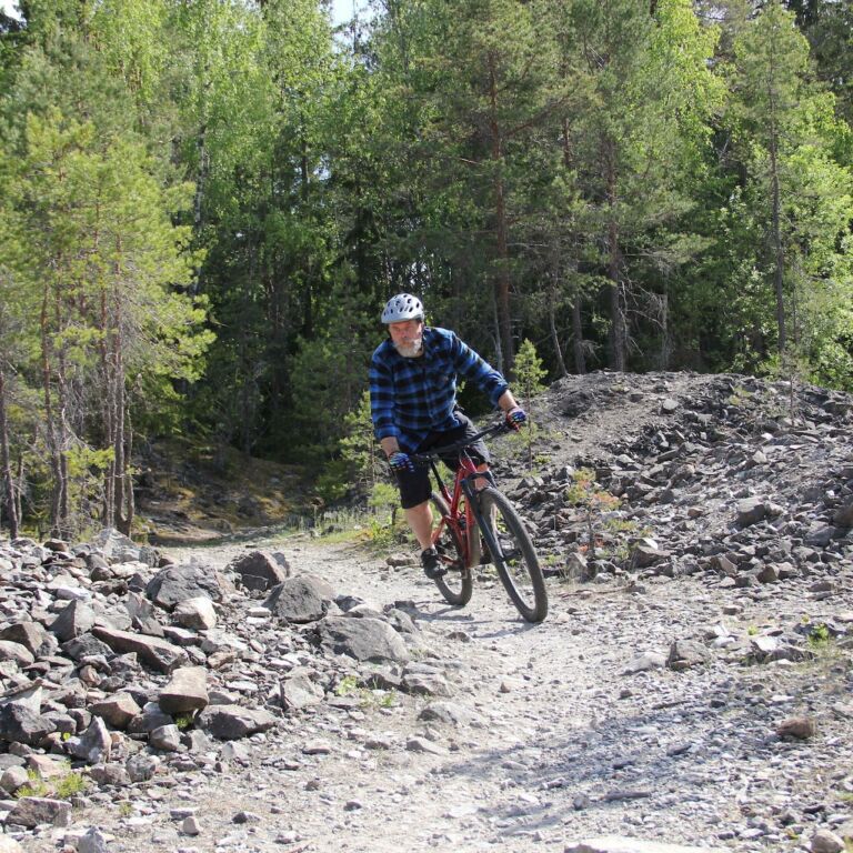 Tobbe Öhman i action på MTB vid Silvergruvan