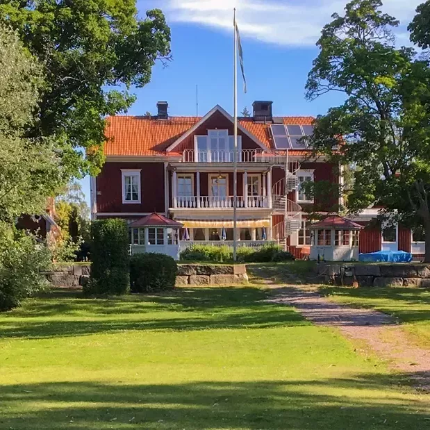 Visitvastmanland kolbacksgastgivargard nytoppbild