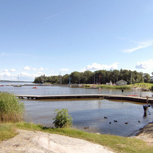 Visitvastmanland lovudden strand bild2