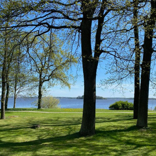 Visitvastmanland lovudden strand bild8