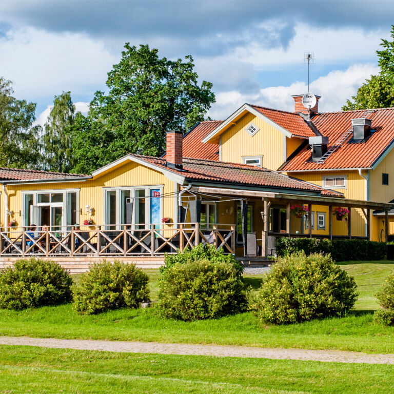 Utomhus bild över vackra Salagolfklubbhus