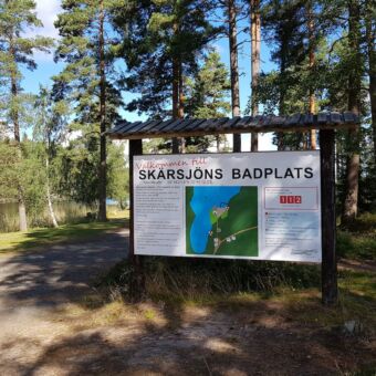 bild på skylt över Skärsjöns bad