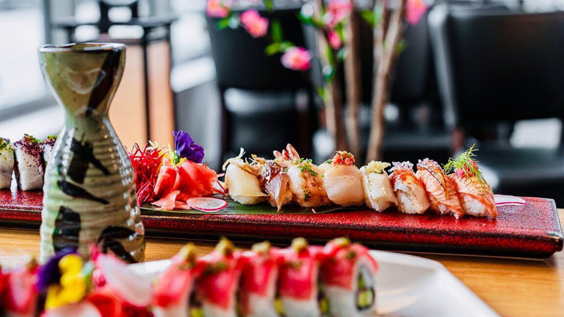Bild tagen på Sushi inne på fine dining restaurangen Japanese Cuisine