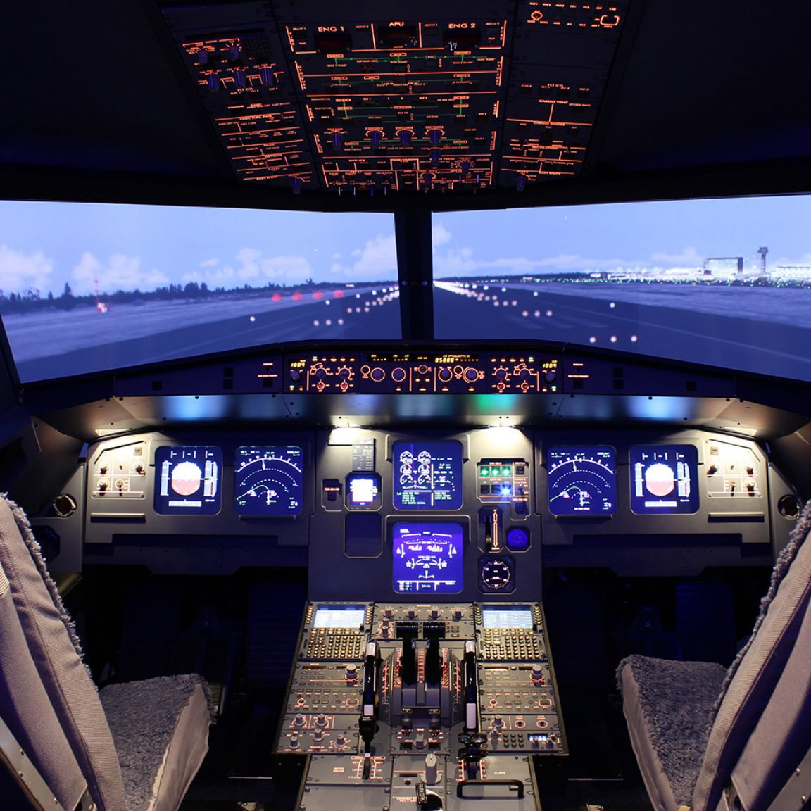Visit vastmanland flygmuseum A320 simulator