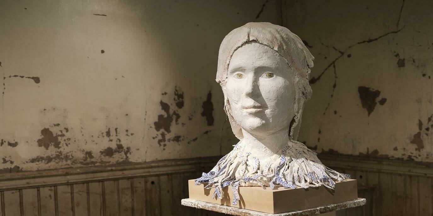 Karin Hall 2 stor april